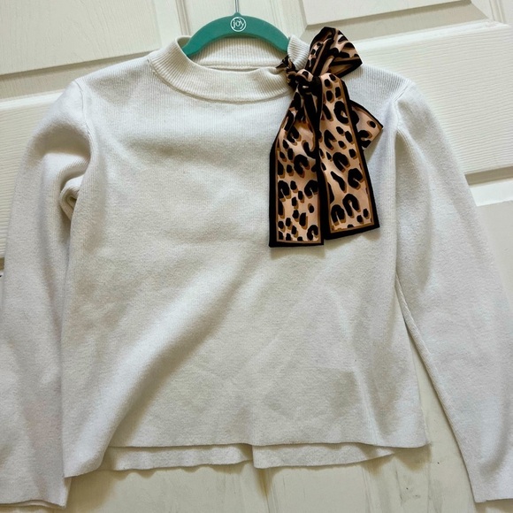 Size Small Boutique Sweater Long Sleeved Gorgeous Bow - Picture 1 of 1